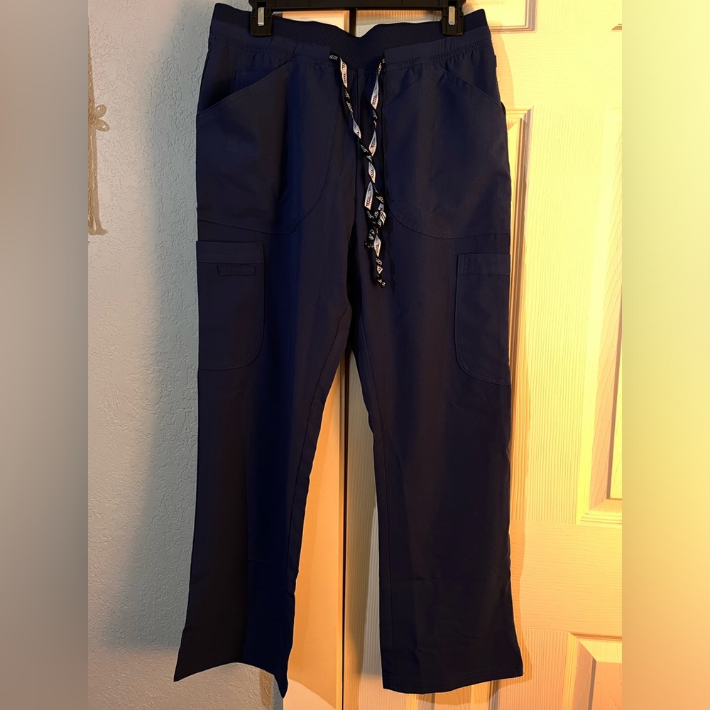 Navy Urbane Icon 6 Pocket Cargo Scrub Pants Petite Medium Never Worn
